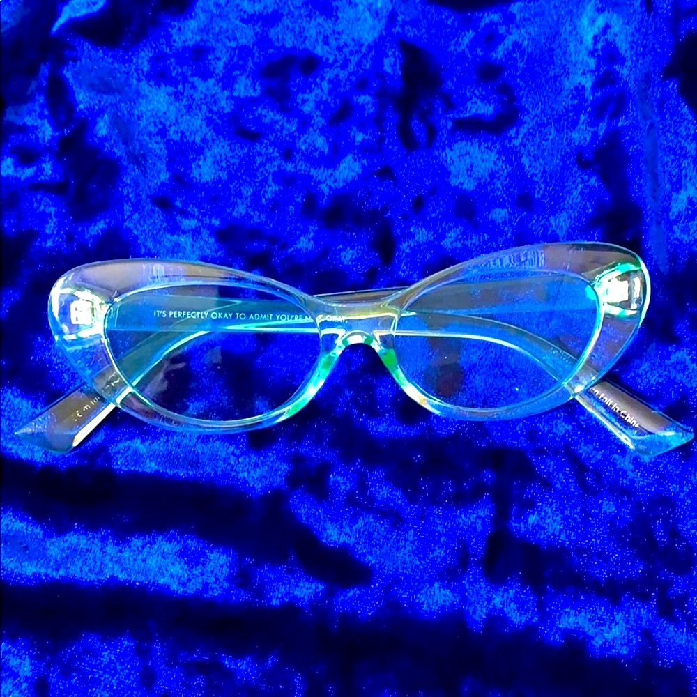 🩵 [urban outfitters] bby blue sunnies